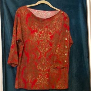Three-quarter length sleeve T-shirt
